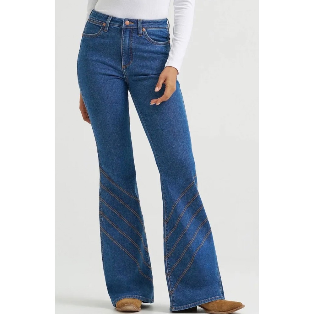 Wrangler Daytona Relic Flare Jeans Women 30x30  Blue Chevron Stitch Western Boho